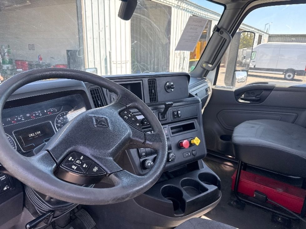 Day Cab Tractor-Heavy Duty Tractors-International-2019-LT625-West Sacramento-CA-282,111\n\t\tmiles-$ 32,500 - Image 10