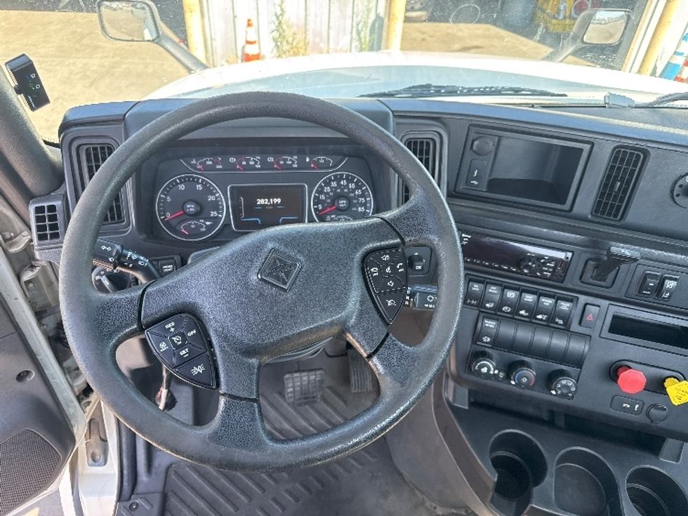 Day Cab Tractor-Heavy Duty Tractors-International-2019-LT625-West Sacramento-CA-282,111\n\t\tmiles-$ 32,500 - Image 11