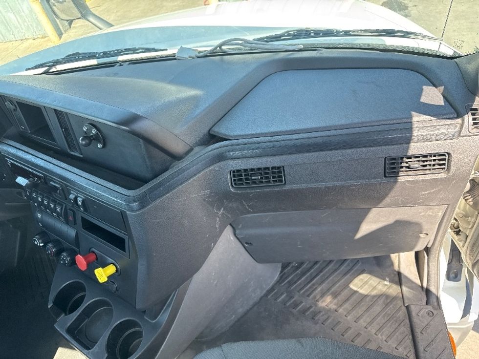 Day Cab Tractor-Heavy Duty Tractors-International-2019-LT625-West Sacramento-CA-282,111\n\t\tmiles-$ 32,500 - Image 13