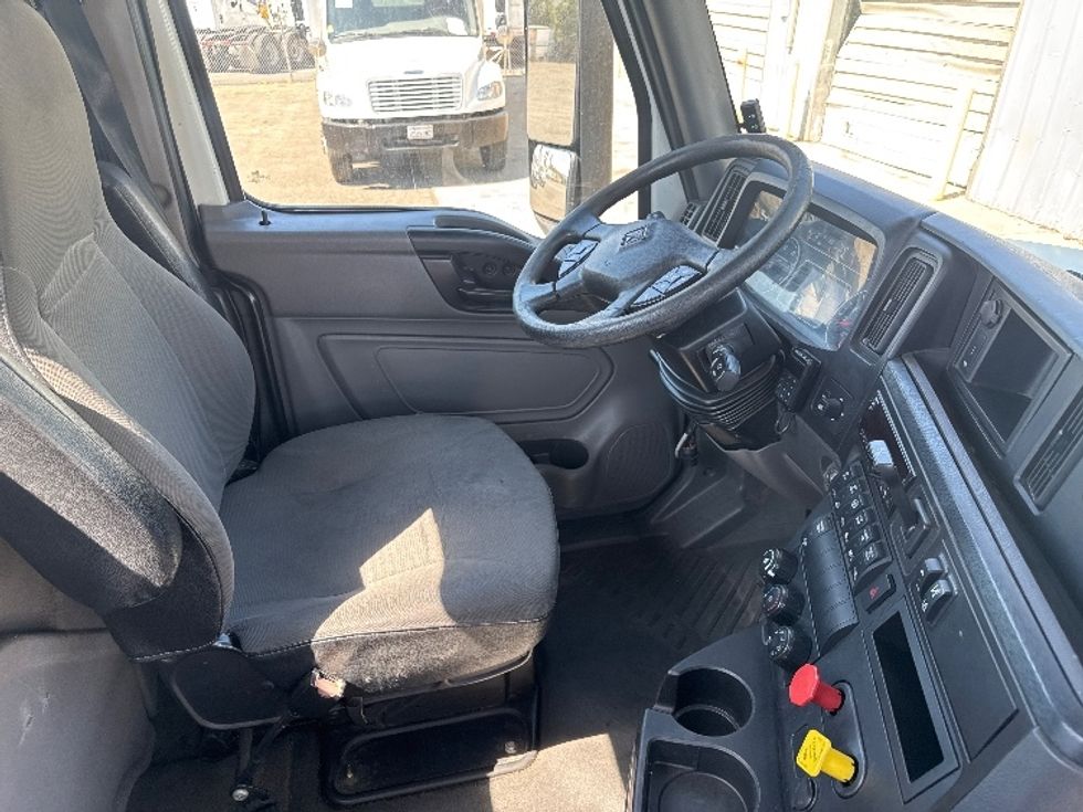 Day Cab Tractor-Heavy Duty Tractors-International-2019-LT625-West Sacramento-CA-282,111\n\t\tmiles-$ 32,500 - Image 14