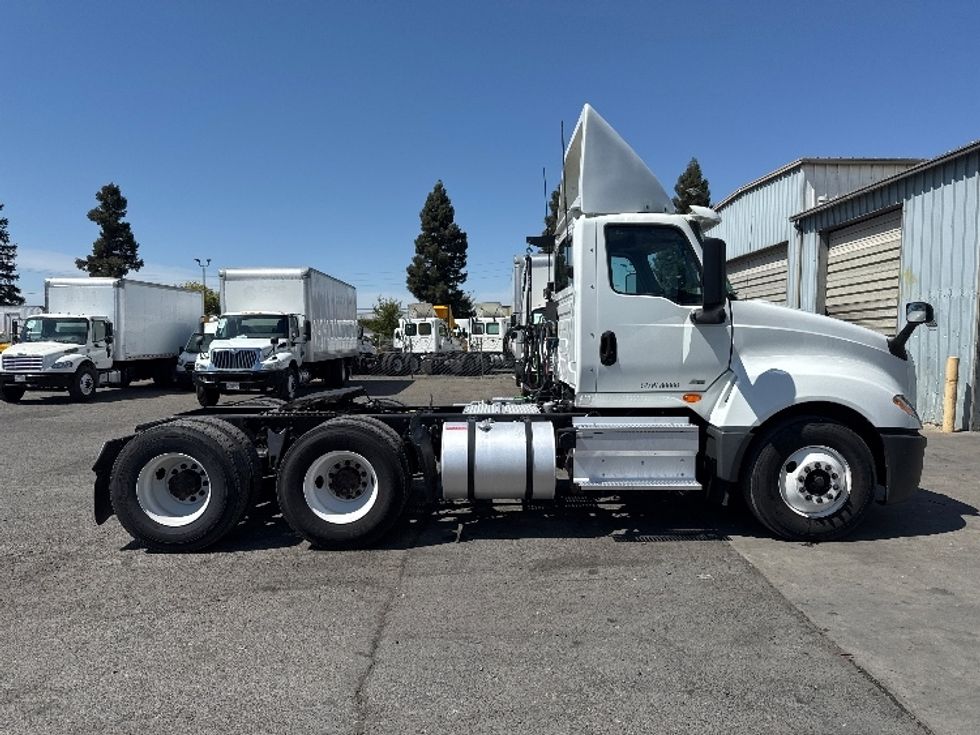 Day Cab Tractor-Heavy Duty Tractors-International-2019-LT625-West Sacramento-CA-282,111\n\t\tmiles-$ 32,500 - Image 8