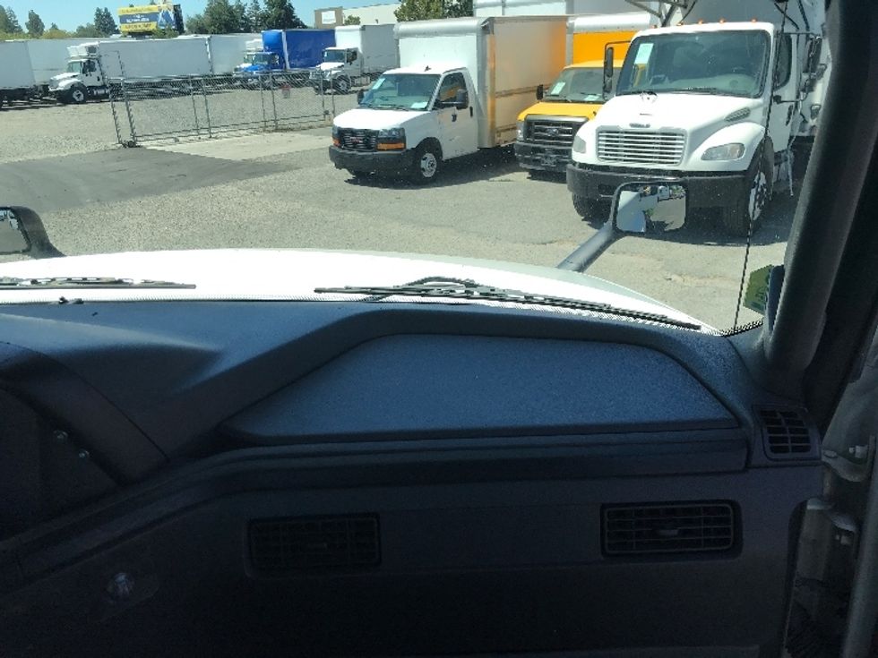 Day Cab Tractor-Heavy Duty Tractors-International-2019-LT625-West Sacramento-CA-293,652\n\t\tmiles-$ 32,000 - Image 13