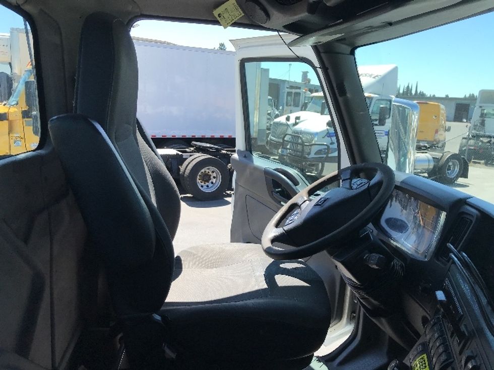 Day Cab Tractor-Heavy Duty Tractors-International-2019-LT625-West Sacramento-CA-293,652\n\t\tmiles-$ 32,000 - Image 14