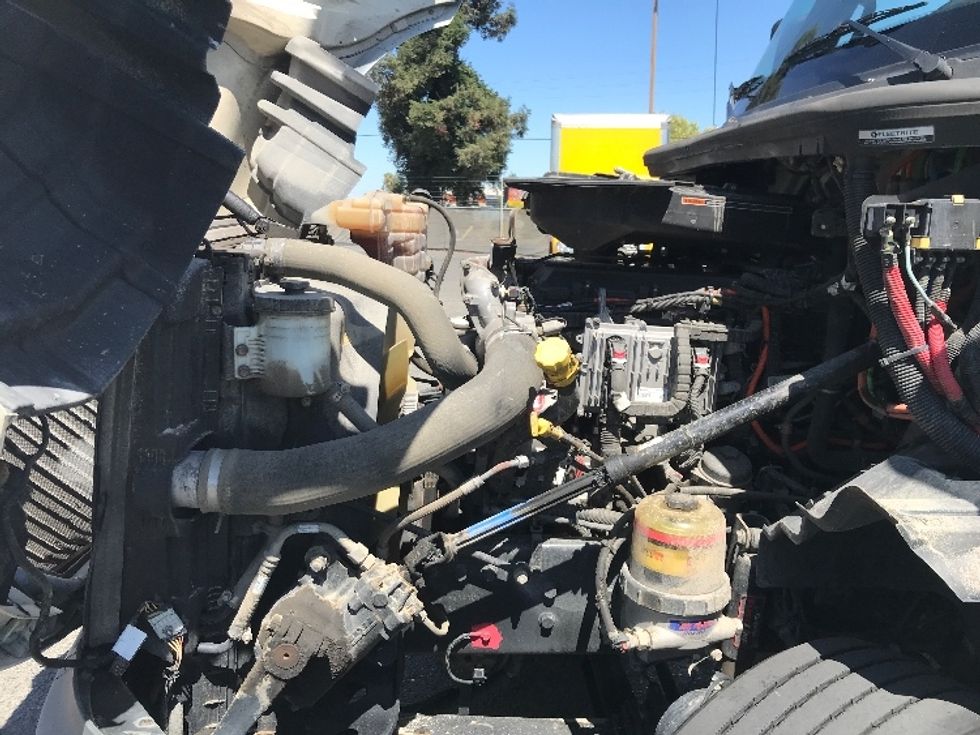 Day Cab Tractor-Heavy Duty Tractors-International-2019-LT625-West Sacramento-CA-293,652\n\t\tmiles-$ 32,000 - Image 15