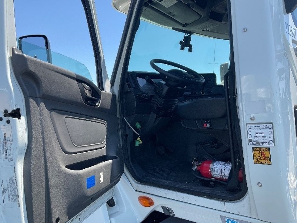Day Cab Tractor-Heavy Duty Tractors-International-2019-LT625-West Sacramento-CA-357,502\n\t\tmiles-$ 27,250 - Image 9