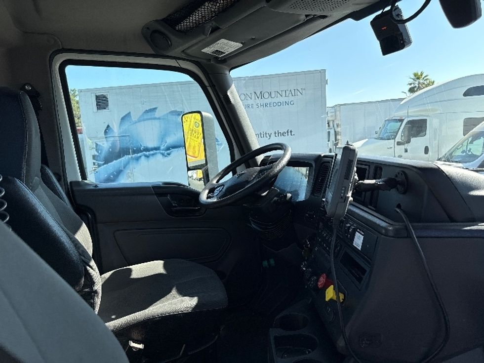 Day Cab Tractor-Heavy Duty Tractors-International-2019-LT625-West Sacramento-CA-389,123\n\t\tmiles-$ 25,500 - Image 14