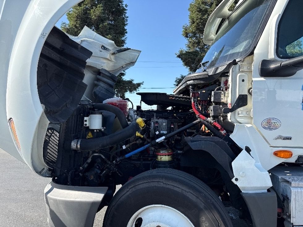 Day Cab Tractor-Heavy Duty Tractors-International-2019-LT625-West Sacramento-CA-389,123\n\t\tmiles-$ 25,500 - Image 16