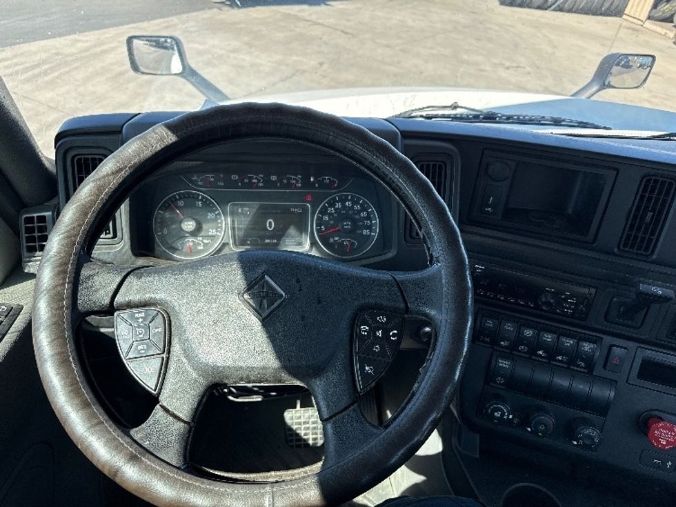 Day Cab Tractor-Heavy Duty Tractors-International-2019-LT625-West Sacramento-CA-389,135\n\t\tmiles-$ 25,500 - Image 11