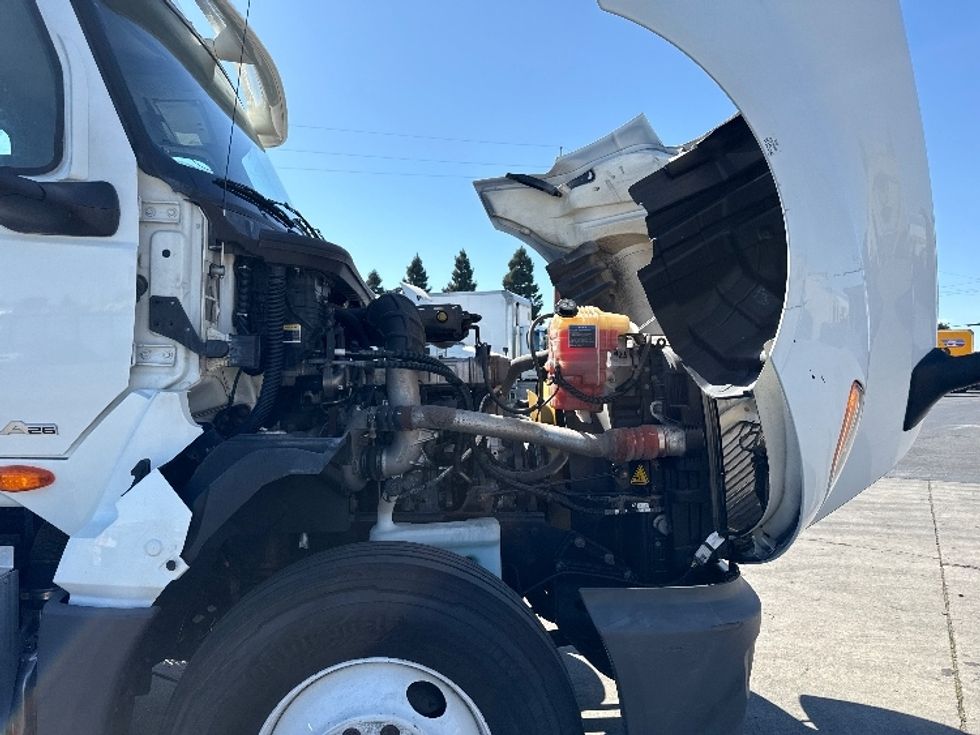 Day Cab Tractor-Heavy Duty Tractors-International-2019-LT625-West Sacramento-CA-389,135\n\t\tmiles-$ 25,500 - Image 15