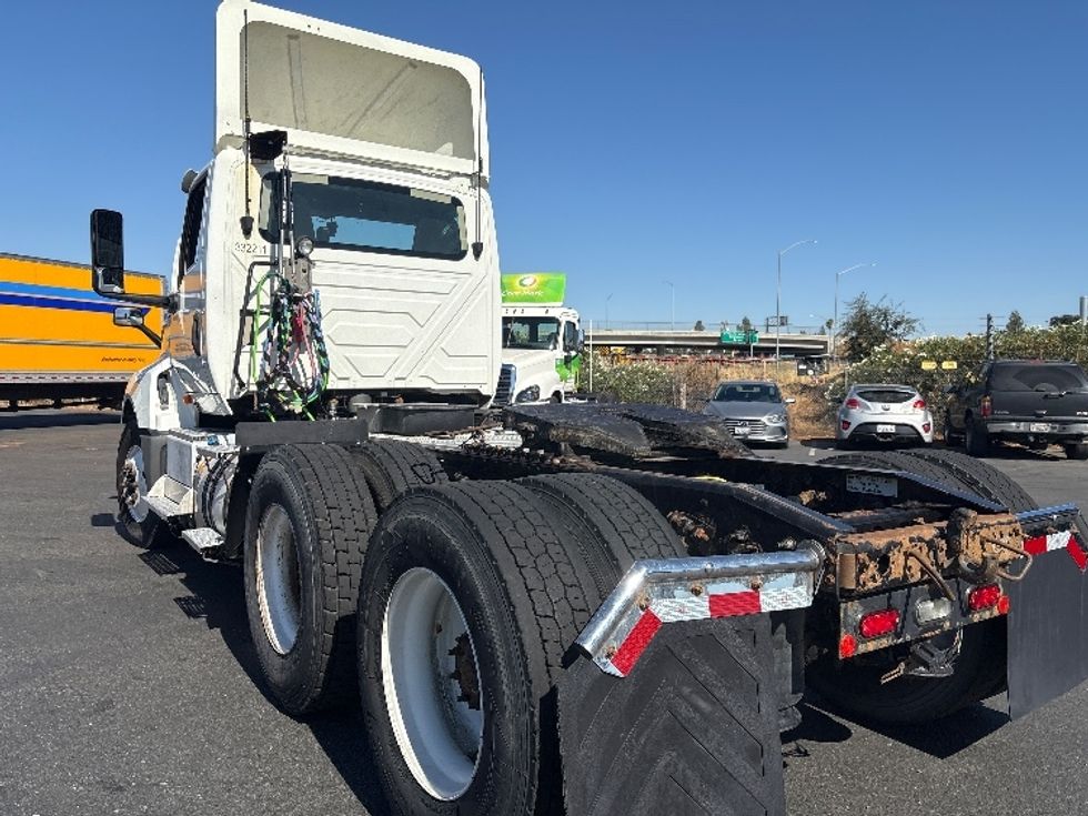 Day Cab Tractor-Heavy Duty Tractors-International-2019-LT625-West Sacramento-CA-398,622\n\t\tmiles-$ 26,250 - Image 5