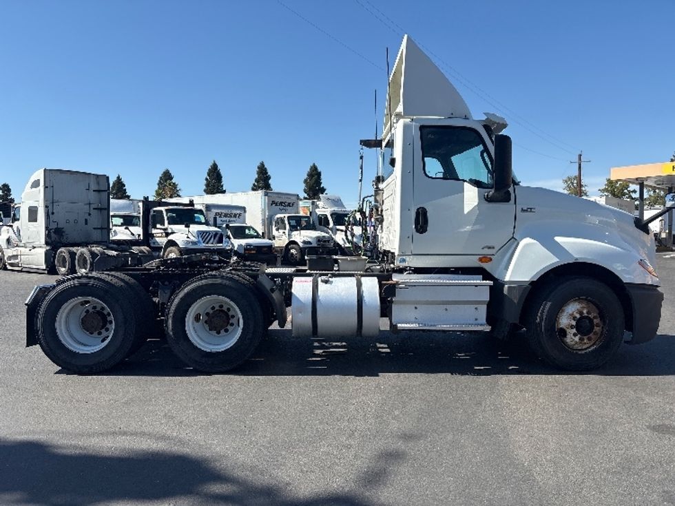 Day Cab Tractor-Heavy Duty Tractors-International-2019-LT625-West Sacramento-CA-398,622\n\t\tmiles-$ 26,250 - Image 8