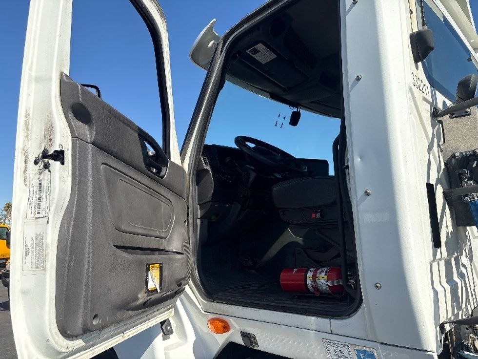 Day Cab Tractor-Heavy Duty Tractors-International-2019-LT625-West Sacramento-CA-398,622\n\t\tmiles-$ 26,250 - Image 9