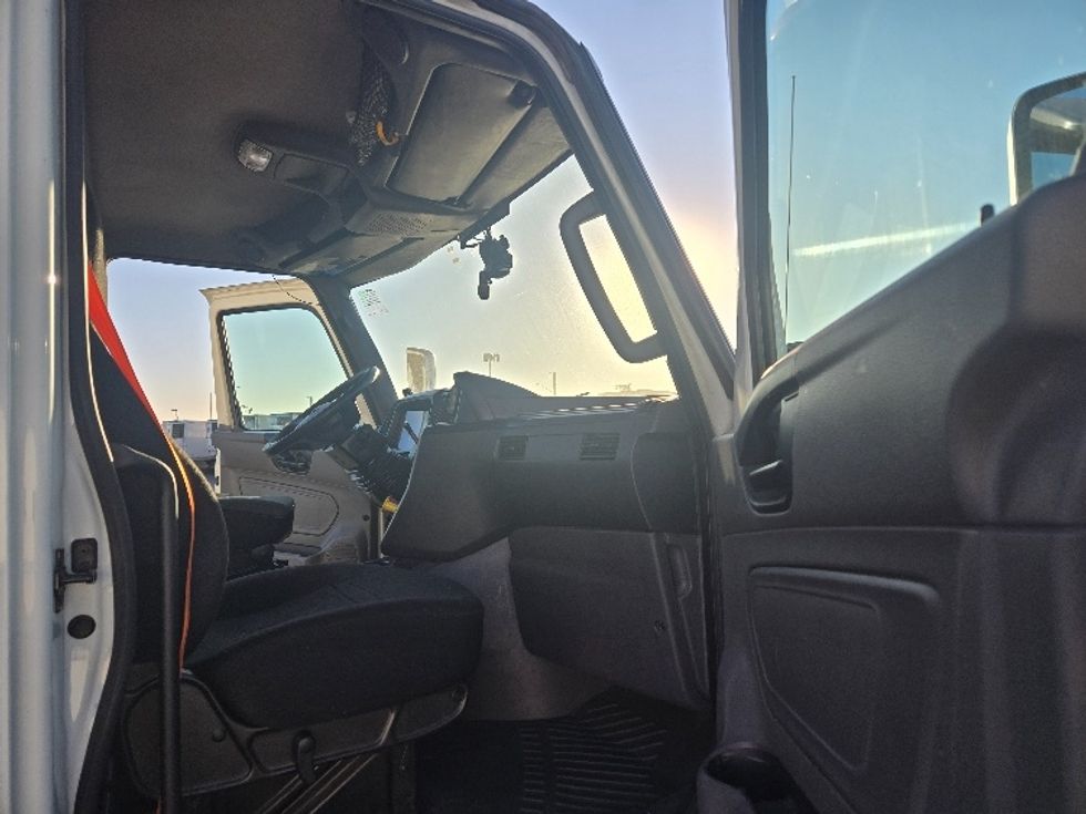 Day Cab Tractor-Heavy Duty Tractors-International-2019-LT625-West Sacramento-CA-422,935\n\t\tmiles-$ 43,000 - Image 11