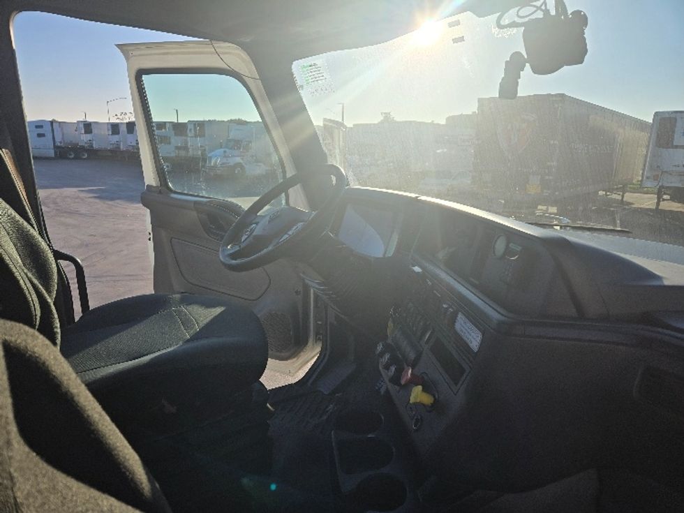 Day Cab Tractor-Heavy Duty Tractors-International-2019-LT625-West Sacramento-CA-422,935\n\t\tmiles-$ 43,000 - Image 13