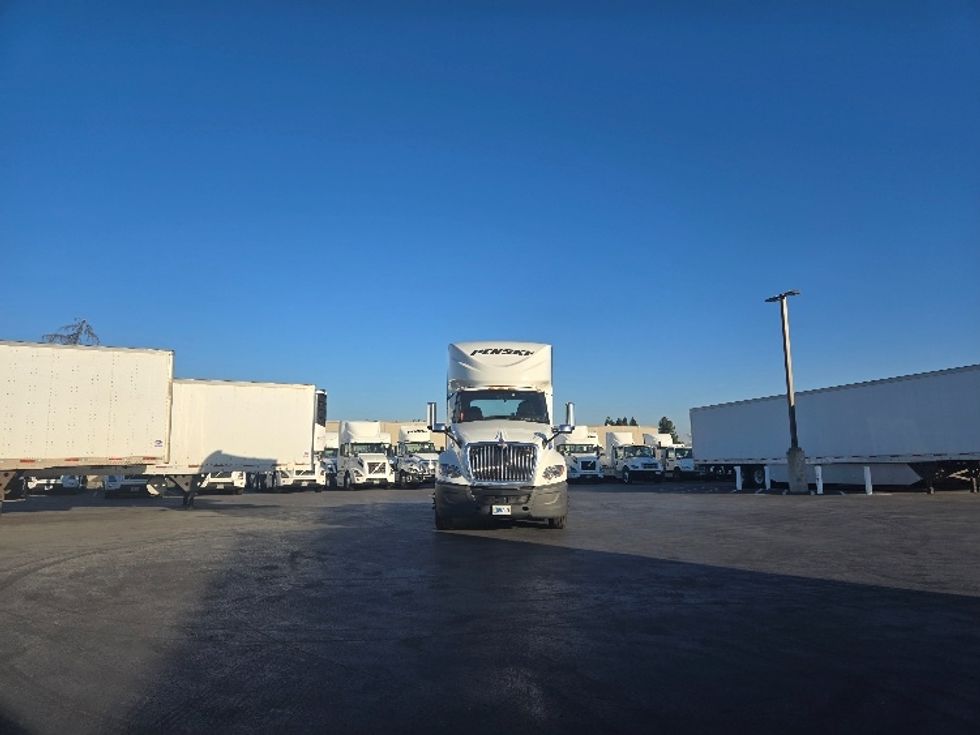 Day Cab Tractor-Heavy Duty Tractors-International-2019-LT625-West Sacramento-CA-422,935\n\t\tmiles-$ 43,000 - Image 2
