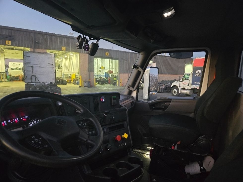 Day Cab Tractor-Heavy Duty Tractors-International-2019-LT625-West Sacramento-CA-484,754\n\t\tmiles-$ 38,750 - Image 10