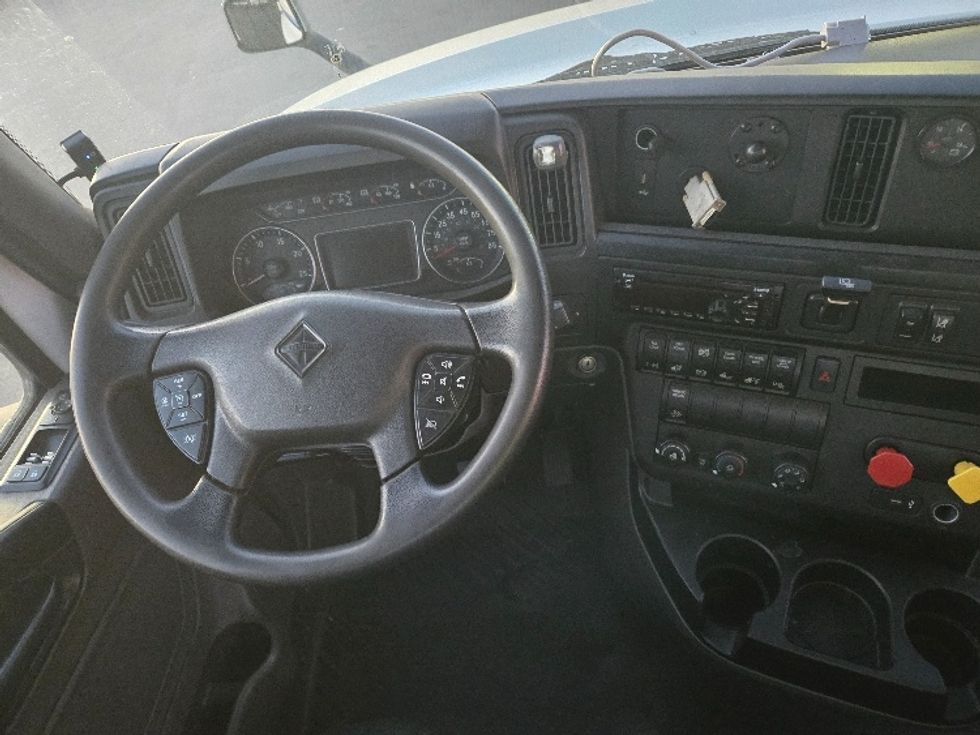 Day Cab Tractor-Heavy Duty Tractors-International-2019-LT625-West Sacramento-CA-484,754\n\t\tmiles-$ 38,750 - Image 11