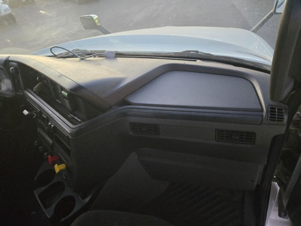 Day Cab Tractor-Heavy Duty Tractors-International-2019-LT625-West Sacramento-CA-484,754\n\t\tmiles-$ 38,750 - Image 13