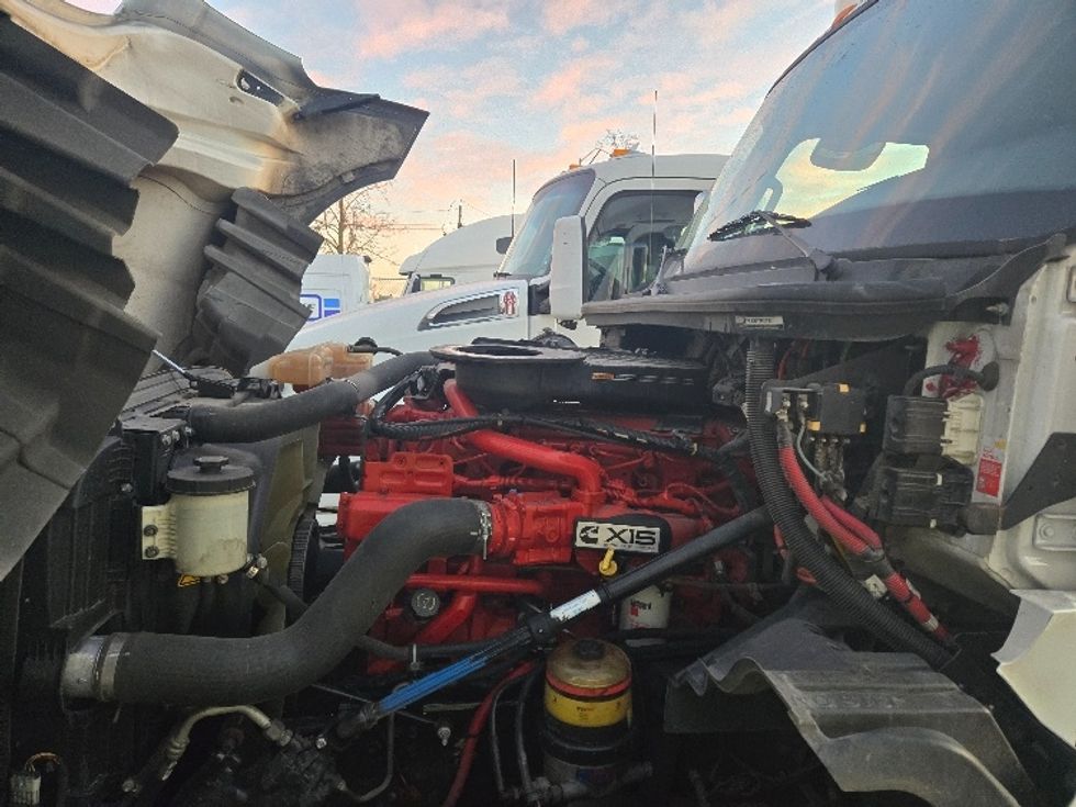 Day Cab Tractor-Heavy Duty Tractors-International-2019-LT625-West Sacramento-CA-484,754\n\t\tmiles-$ 38,750 - Image 16