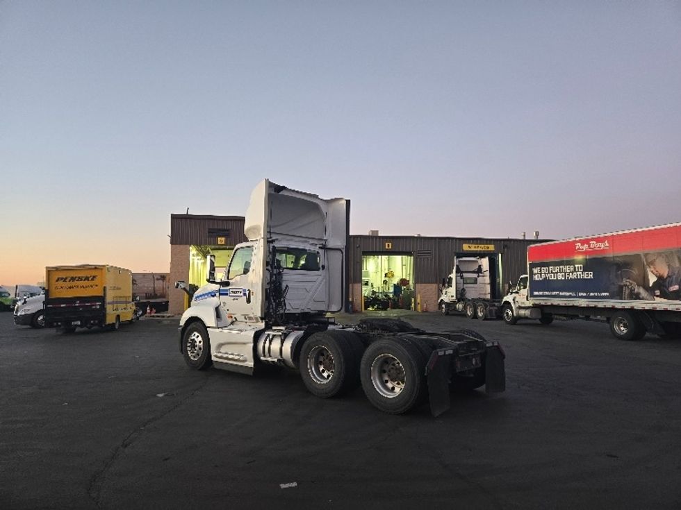 Day Cab Tractor-Heavy Duty Tractors-International-2019-LT625-West Sacramento-CA-484,754\n\t\tmiles-$ 38,750 - Image 5