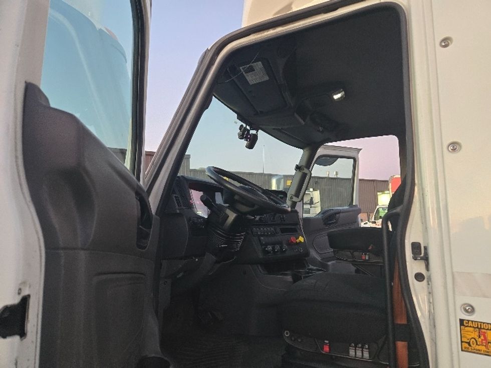 Day Cab Tractor-Heavy Duty Tractors-International-2019-LT625-West Sacramento-CA-484,754\n\t\tmiles-$ 38,750 - Image 9