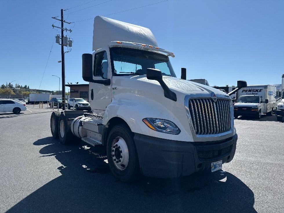 Day Cab Tractor-Heavy Duty Tractors-International-2019-LT625-West Sacramento-CA-494,908\n\t\tmiles-$ 21,750 - Image 1