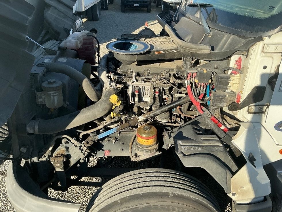 Day Cab Tractor-Heavy Duty Tractors-International-2019-LT625-West Sacramento-CA-552,365\n\t\tmiles-$ 23,250 - Image 16