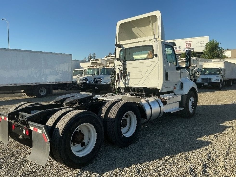 Day Cab Tractor-Heavy Duty Tractors-International-2019-LT625-West Sacramento-CA-552,365\n\t\tmiles-$ 23,250 - Image 7