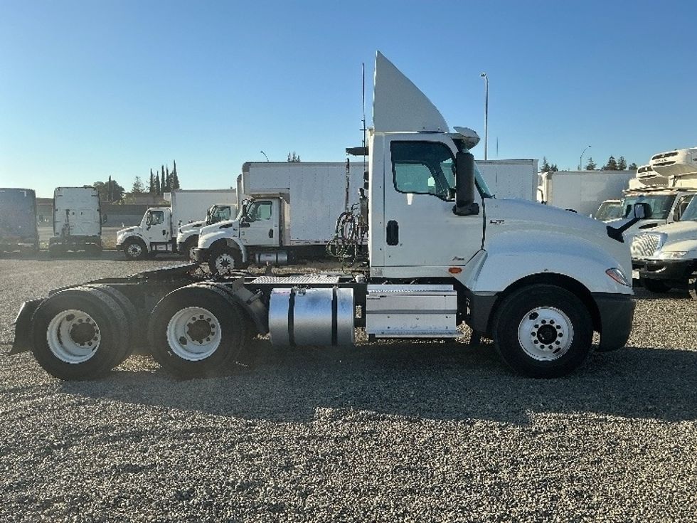 Day Cab Tractor-Heavy Duty Tractors-International-2019-LT625-West Sacramento-CA-552,365\n\t\tmiles-$ 23,250 - Image 8