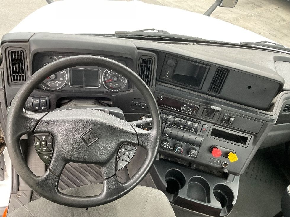 Day Cab Tractor-Heavy Duty Tractors-International-2019-LT625-West Valley City-UT-215,766\n\t\tmiles-$ 34,250 - Image 11