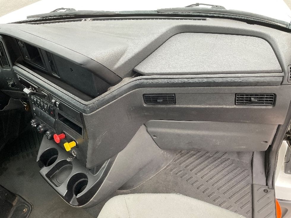 Day Cab Tractor-Heavy Duty Tractors-International-2019-LT625-West Valley City-UT-215,766\n\t\tmiles-$ 34,250 - Image 13