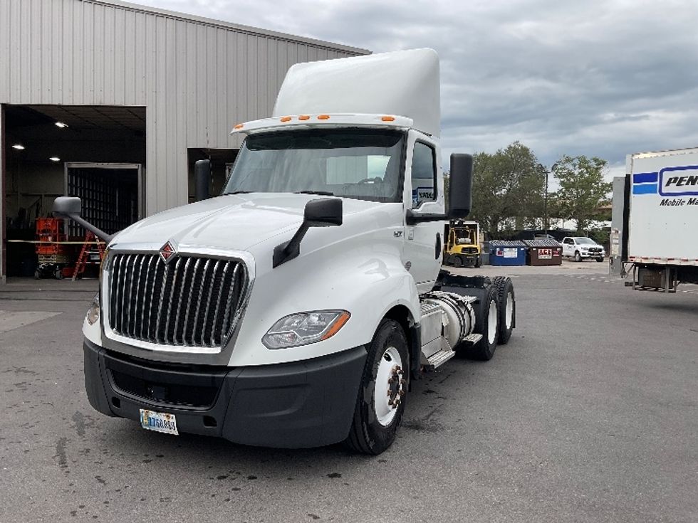 Day Cab Tractor-Heavy Duty Tractors-International-2019-LT625-West Valley City-UT-215,766\n\t\tmiles-$ 34,250 - Image 3