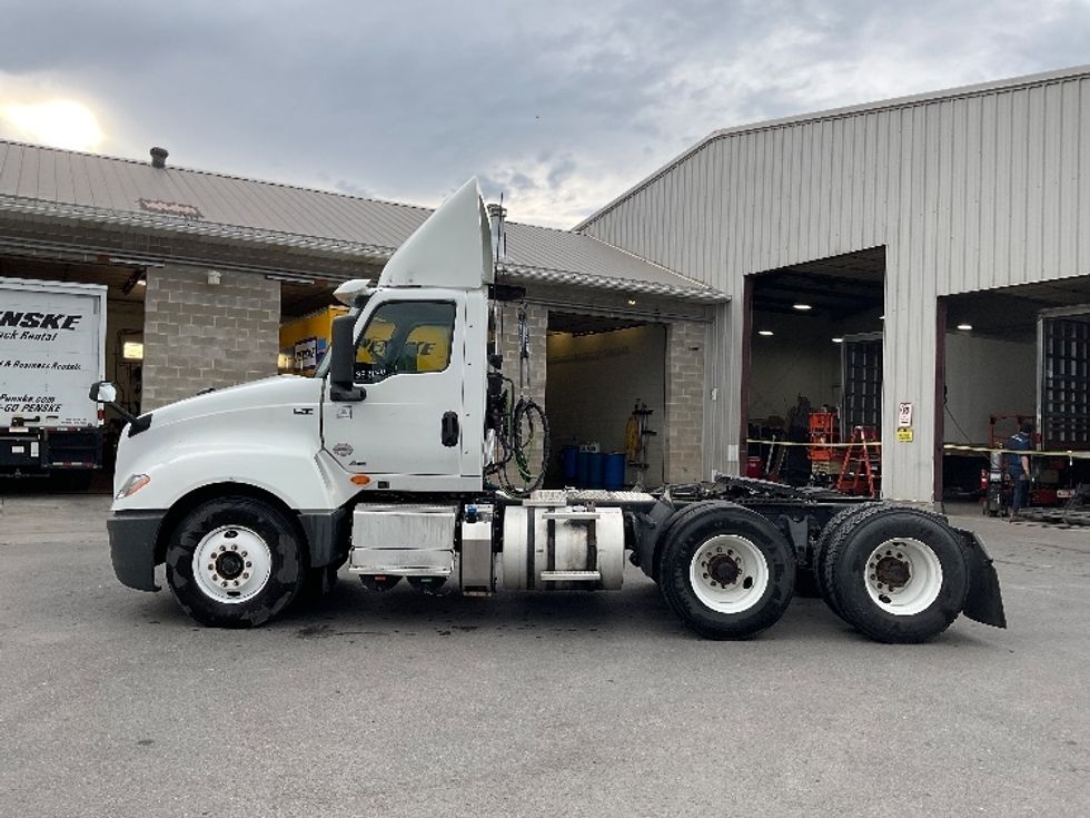 Day Cab Tractor-Heavy Duty Tractors-International-2019-LT625-West Valley City-UT-215,766\n\t\tmiles-$ 34,250 - Image 4