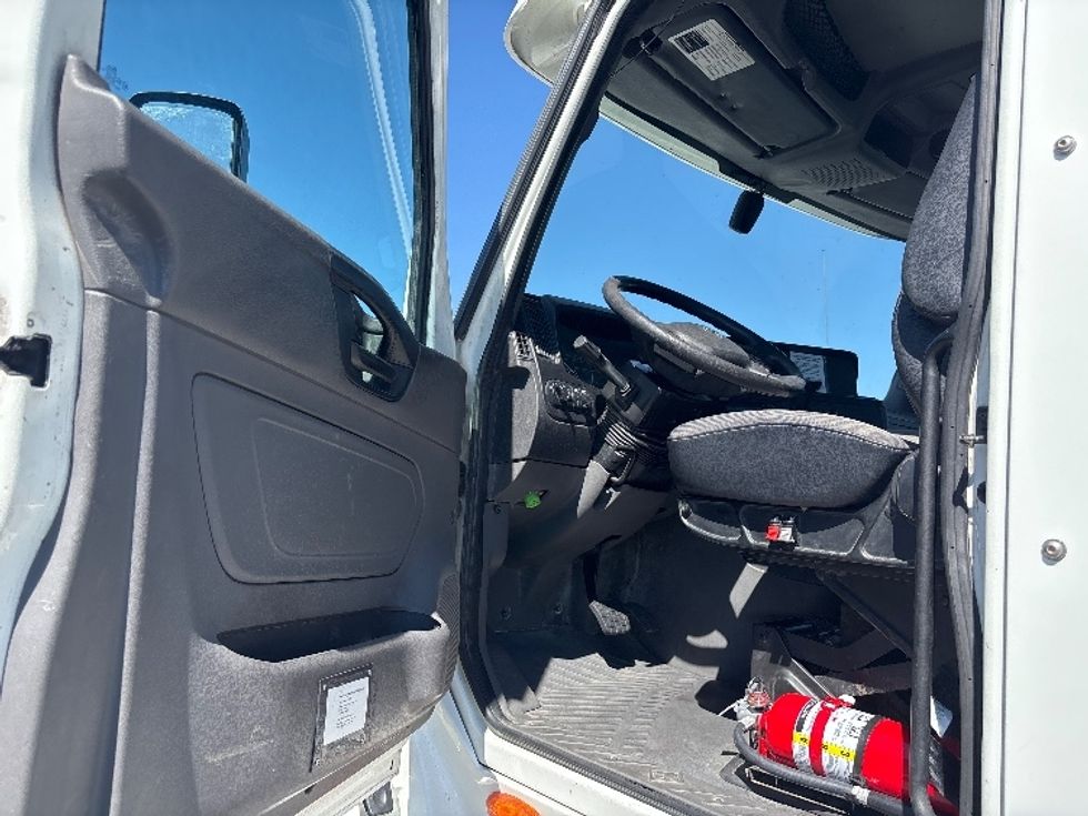 Day Cab Tractor-Heavy Duty Tractors-International-2019-LT625-West Valley City-UT-294,257\n\t\tmiles-$ 25,000 - Image 9