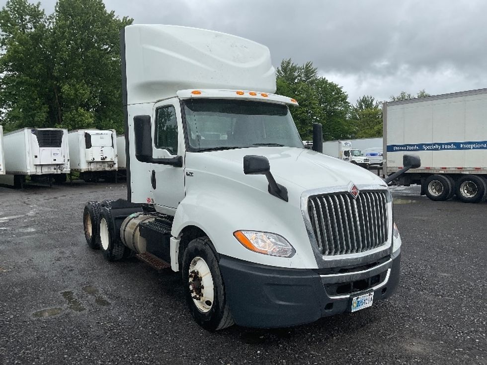 Day Cab Tractor-Heavy Duty Tractors-International-2019-LT625-Whitesboro-NY-300,736\n\t\tmiles-$ 31,500 - Image 1