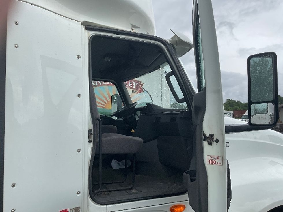 Day Cab Tractor-Heavy Duty Tractors-International-2019-LT625-Whitesboro-NY-300,736\n\t\tmiles-$ 31,500 - Image 12
