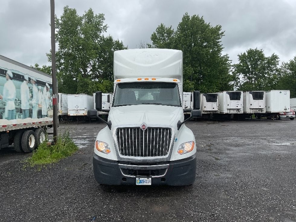Day Cab Tractor-Heavy Duty Tractors-International-2019-LT625-Whitesboro-NY-300,736\n\t\tmiles-$ 31,500 - Image 2