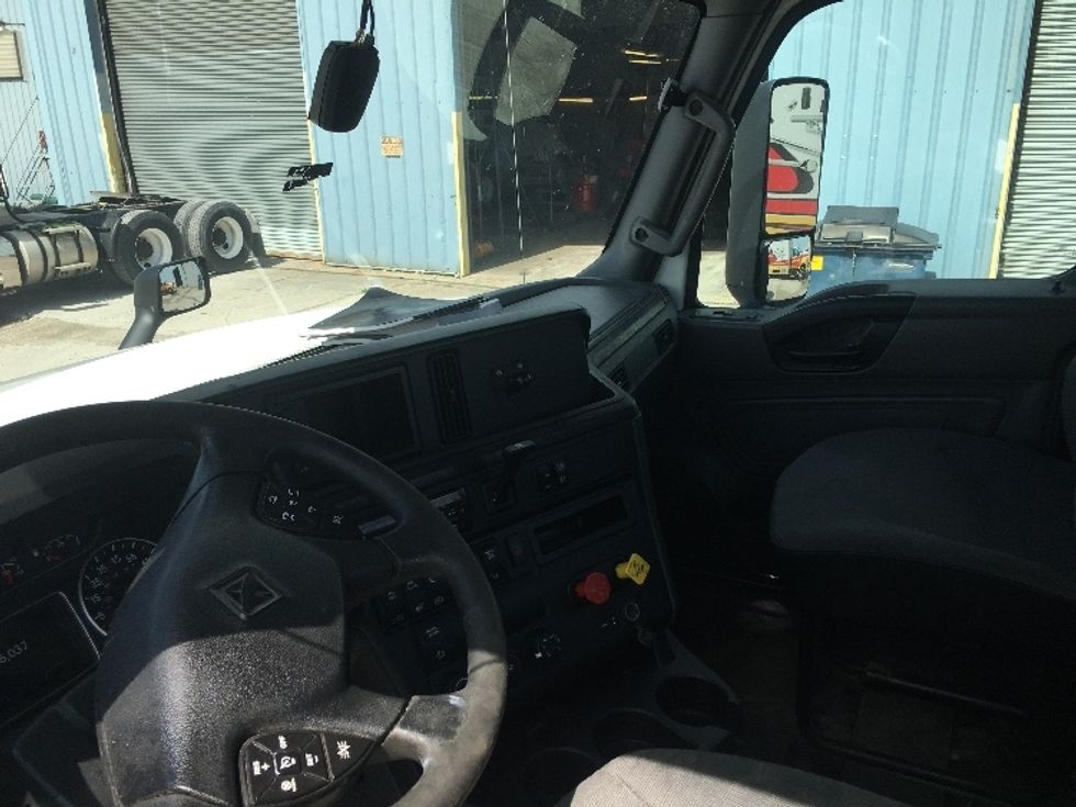 Day Cab Tractor-Heavy Duty Tractors-International-2019-LT625-Wilmington-OH-586,037\n\t\tmiles-$ 27,750 - Image 10
