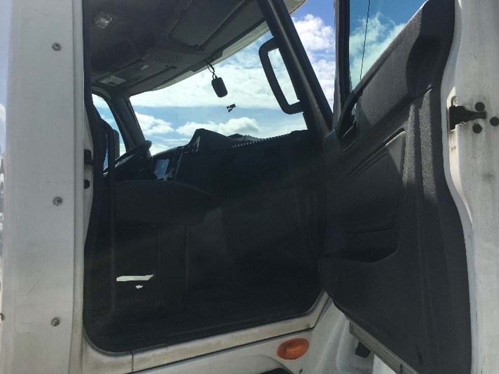 Day Cab Tractor-Heavy Duty Tractors-International-2019-LT625-Wilmington-OH-586,037\n\t\tmiles-$ 27,750 - Image 11