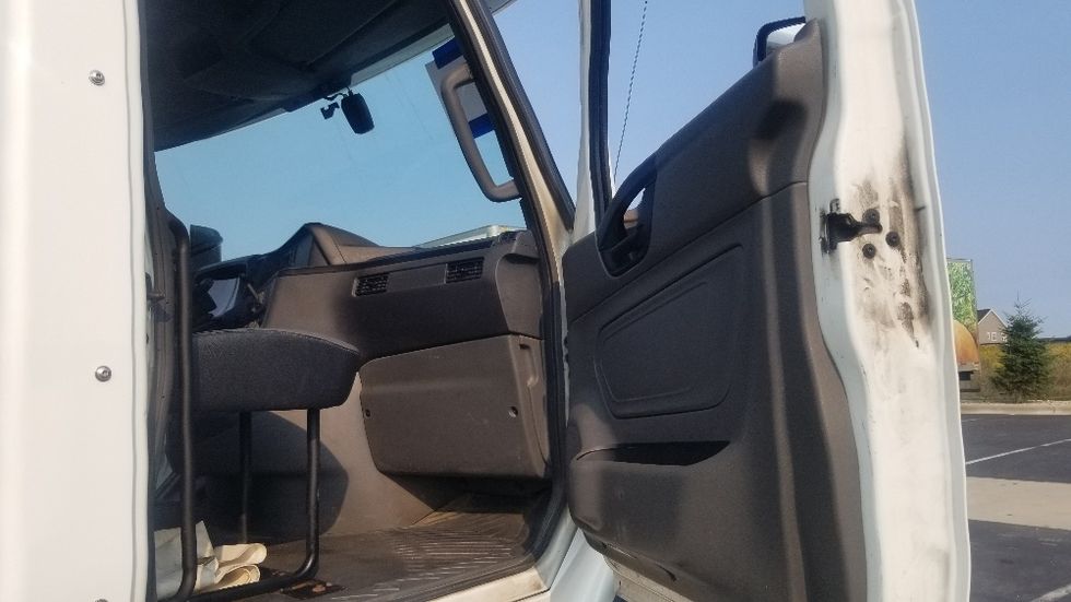 Day Cab Tractor-Heavy Duty Tractors-International-2019-LT625-Windsor-WI-546,525\n\t\tmiles-$ 27,750 - Image 12