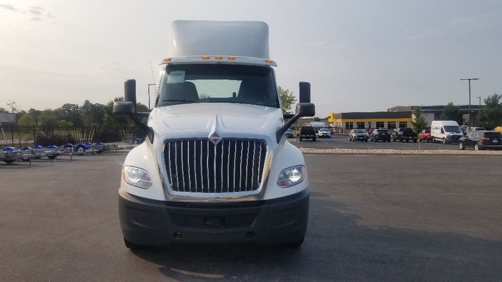 Day Cab Tractor-Heavy Duty Tractors-International-2019-LT625-Windsor-WI-546,525\n\t\tmiles-$ 27,750 - Image 2
