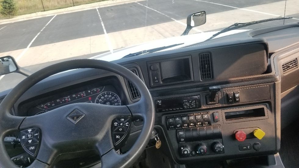 Day Cab Tractor-Heavy Duty Tractors-International-2019-LT625-Windsor-WI-546,602\n\t\tmiles-$ 19,000 - Image 11