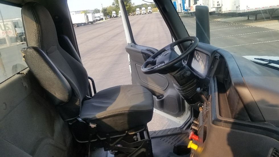 Day Cab Tractor-Heavy Duty Tractors-International-2019-LT625-Windsor-WI-546,602\n\t\tmiles-$ 19,000 - Image 14