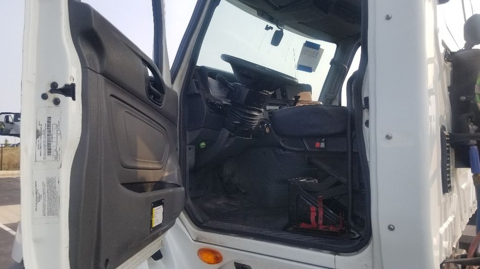 Day Cab Tractor-Heavy Duty Tractors-International-2019-LT625-Windsor-WI-546,602\n\t\tmiles-$ 19,000 - Image 9