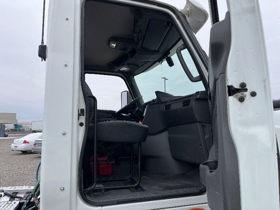 Day Cab Tractor-Heavy Duty Tractors-International-2019-LT625-Yakima-WA-290,283\n\t\tmiles-$ 32,750 - Image 12