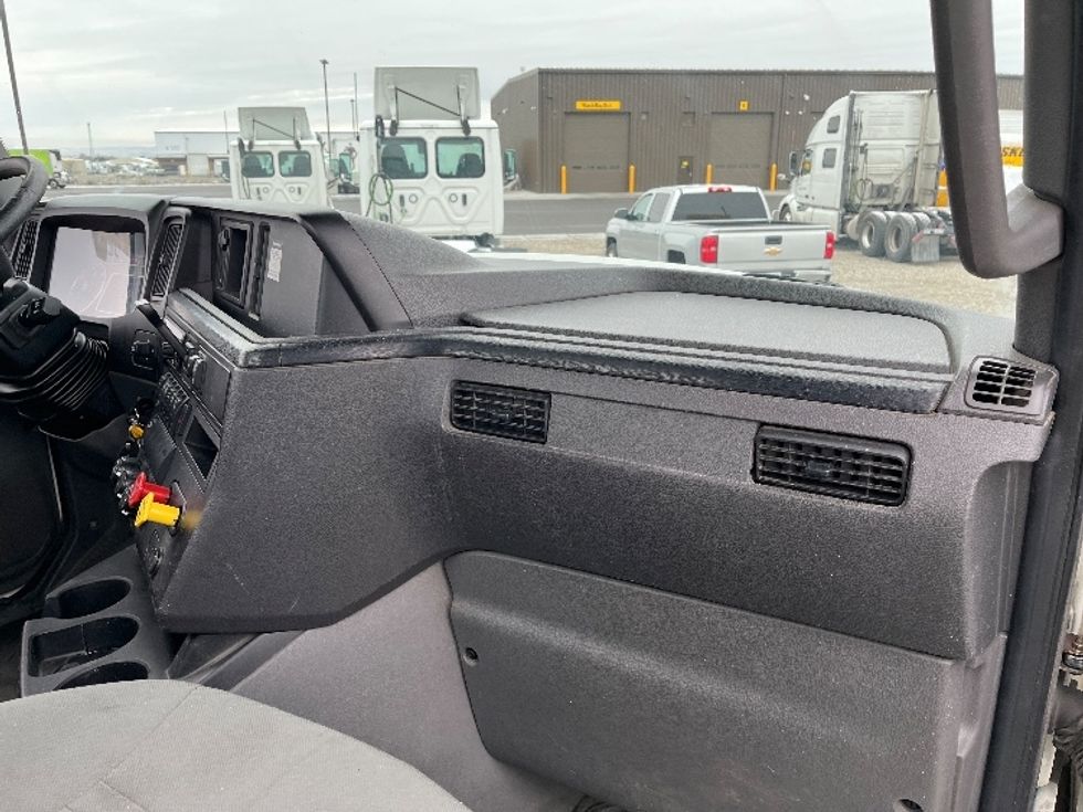 Day Cab Tractor-Heavy Duty Tractors-International-2019-LT625-Yakima-WA-290,283\n\t\tmiles-$ 32,750 - Image 13