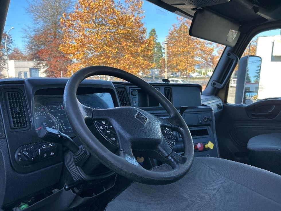 Day Cab Tractor-Heavy Duty Tractors-International-2019-RH613-Abbotsford-BC-348,840\n\t\tkm-$ 11,500 - Image 10