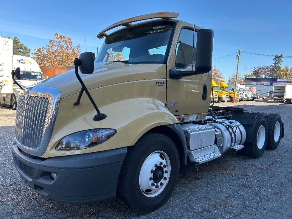 Day Cab Tractor-Heavy Duty Tractors-International-2019-RH613-Abbotsford-BC-348,840\n\t\tkm-$ 11,500 - Image 3