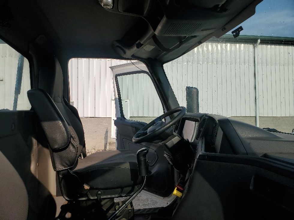 Day Cab Tractor-Heavy Duty Tractors-International-2019-RH613-Akron-OH-310,196\n\t\tmiles-$ 26,500 - Image 14
