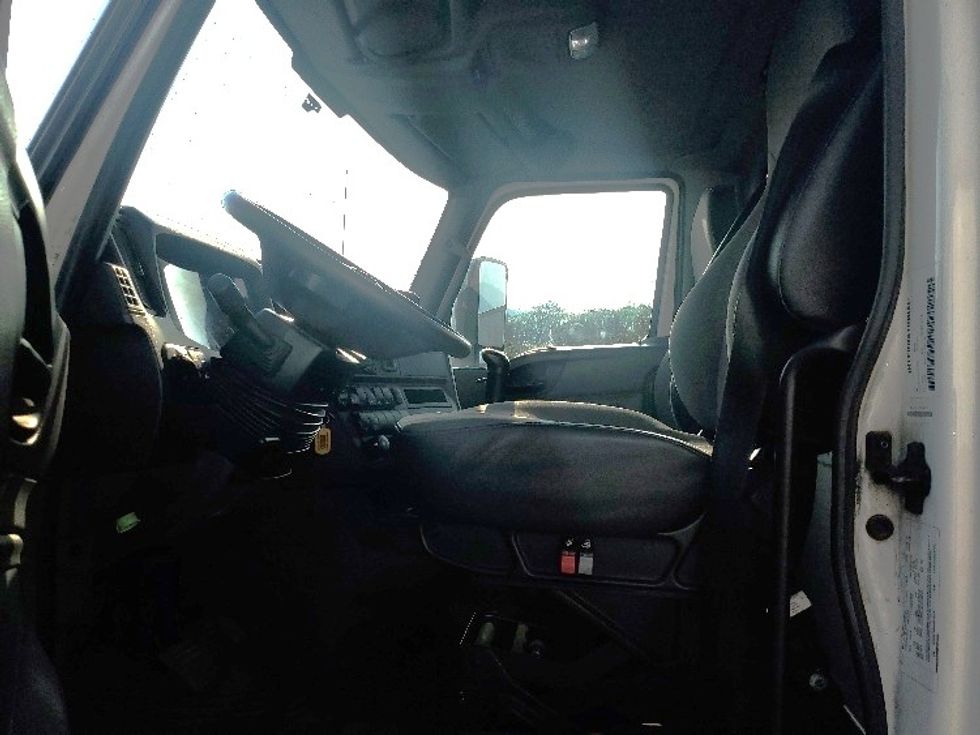 Day Cab Tractor-Heavy Duty Tractors-International-2019-RH613-Akron-OH-310,196\n\t\tmiles-$ 26,500 - Image 9